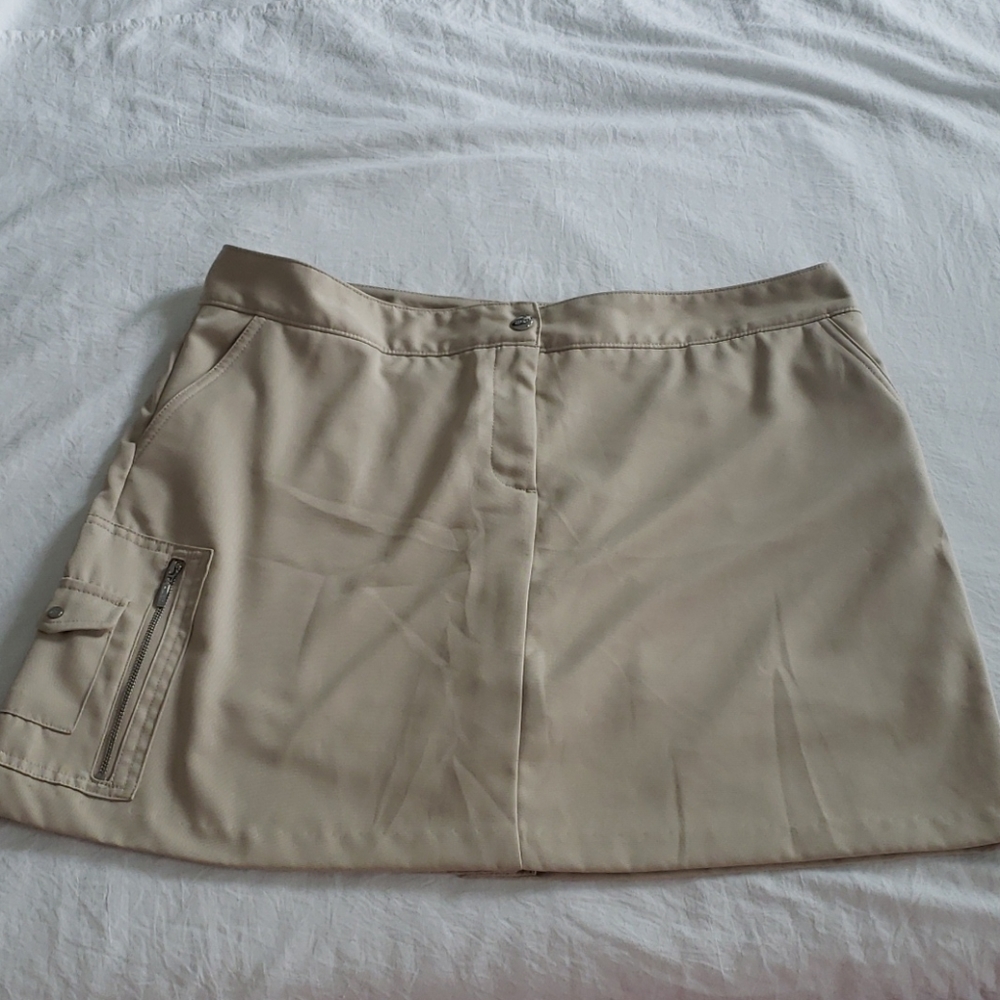 Izod khaki golf skort